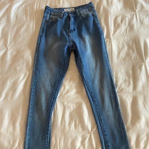 Skinny jeans